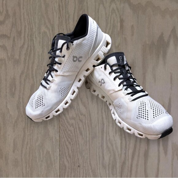 On Running Cloud Men’s Sneakers White Black Swiss Engineering Size 10 (EU 44) - Picture 1 of 8
